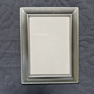 VTG Connoisseur Silver Tone Bead Edge Photo Frame 4 x 6 Home Decor Accents Gift